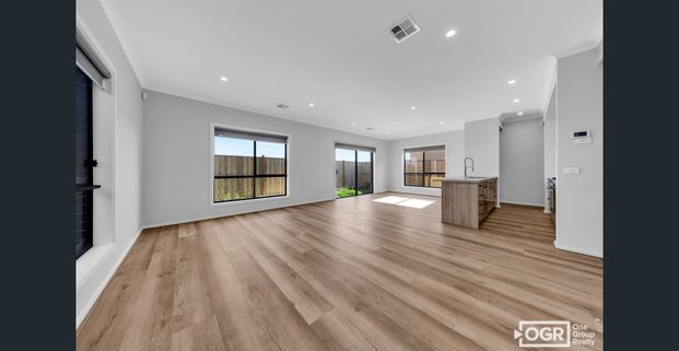 Comfort, Space & Convenience Await! - Photo 1