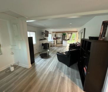 For Lease - 895 Maplewood Drive, Innisfil, Ontario - Photo 4