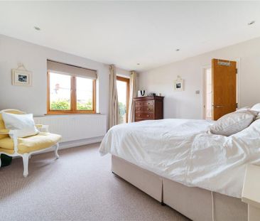 6 bedroom detached house to rent - Photo 4