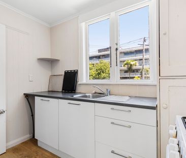 Superb Apartment with Parking - Photo 2