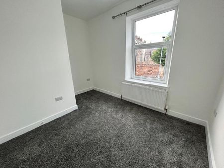 2 bedroom end of terrace house to rent - Photo 3
