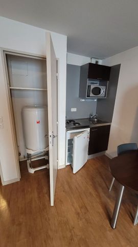 Location Appartement 1 pièce 27m² - Photo 3
