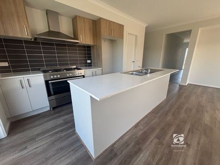 BRAND NEW - LOW MAINTENANCE - Photo 4