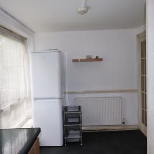 Compton Road, Hayes, UB3 2AZ - Photo 2