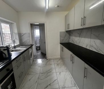 4 Bed Terraced House, Kingston Road, IG1 - Photo 4