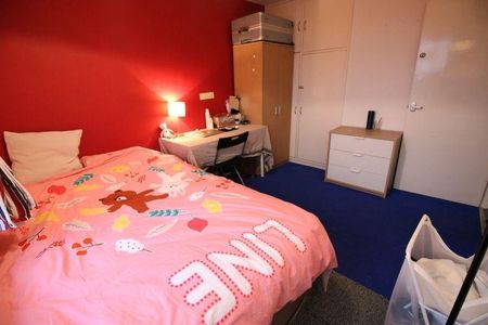 3 bedroom flat to rent - Photo 2