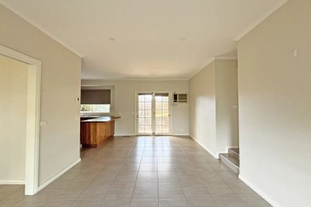 Prime Location - Photo 4