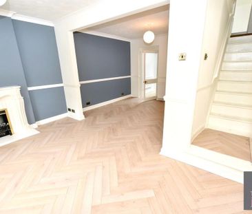 2 bedroom end of terrace house to rent - Photo 4