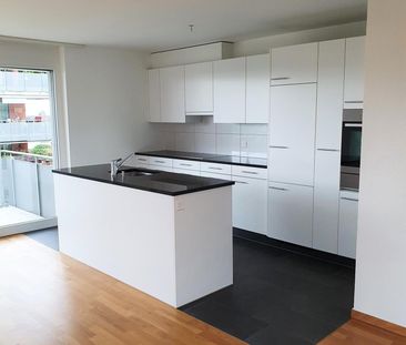 Moderne 4.5-Zimmer-Wohnung in Seenähe zu vermieten - Photo 2