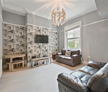5 bedroom terraced house to rent - Photo 4