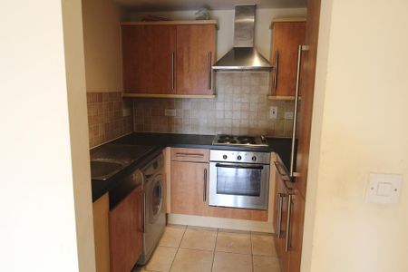 1 bedroom flat to rent - Photo 4