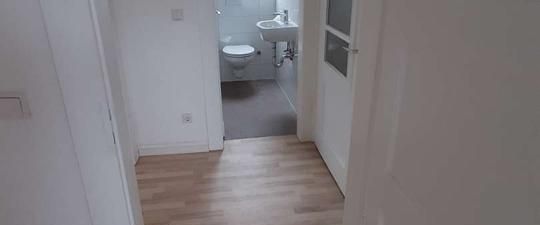 Halsknopf 20, hübsche 4 ZKB Wohnung im DG - Photo 1