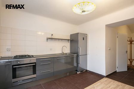 Pronájem bytu 1+1 v osobním vlastnictví 44 m², Praha 8 - Libeň - Фото 2