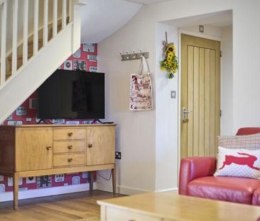 2 bedroom semi-detached house to rent - Photo 1