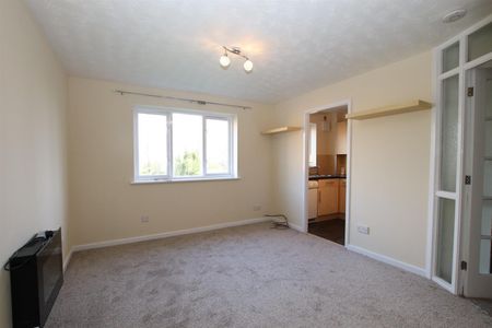 1 bedroom Studio to let - Photo 4