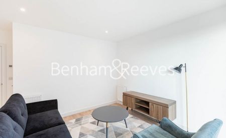 1 Bedroom flat to rent in Greenleaf Walk, Southall, UB1 - Photo 5