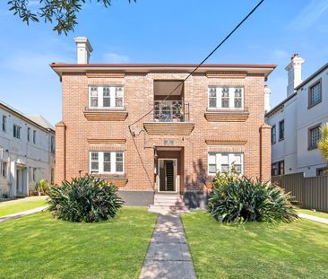 Delightful ground floor art-decor one bedroom flat - Photo 6