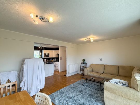 Bishops Court, Trumpington, Cambridge - Photo 1