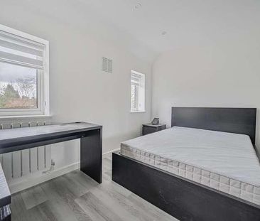 Sunningdale, Berkshire, SL5 - Photo 5