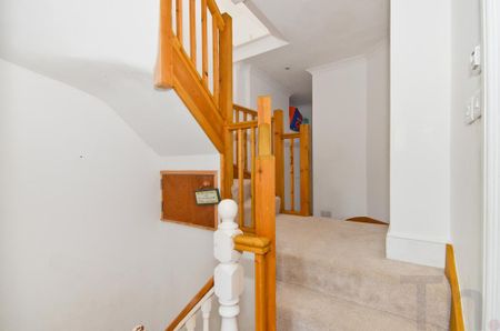 4 bedroom semi-detached house to rent - Photo 2