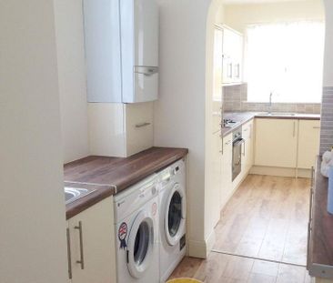 4 bedroom semi-detached house to rent - Photo 2