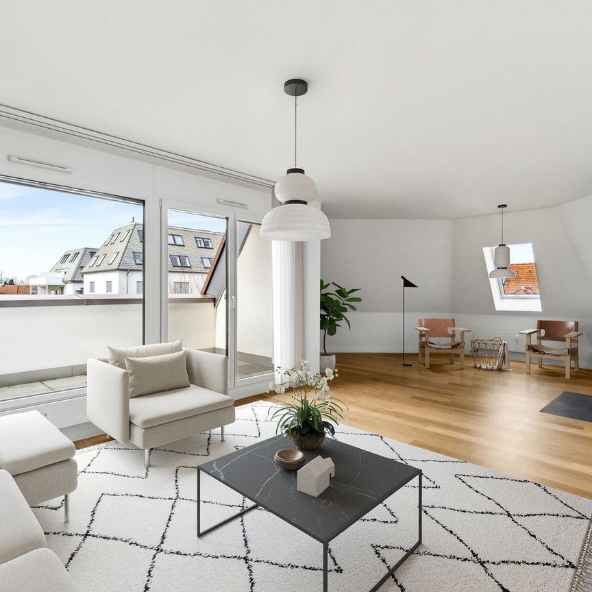 "Dreamy freshly renovated attic apartment (including 1 year of free parking rent)" - Photo 1