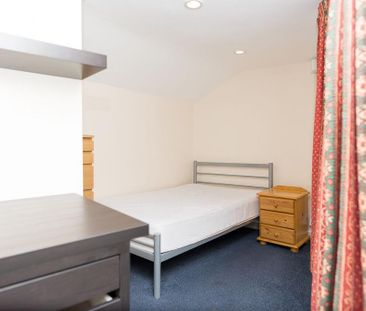 6 bedroom house to rent - Photo 4