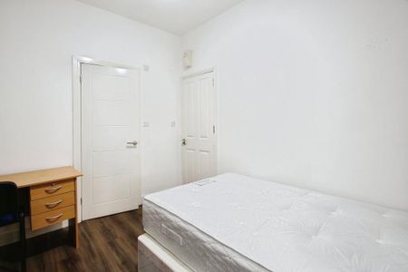 House share to rent - Photo 2