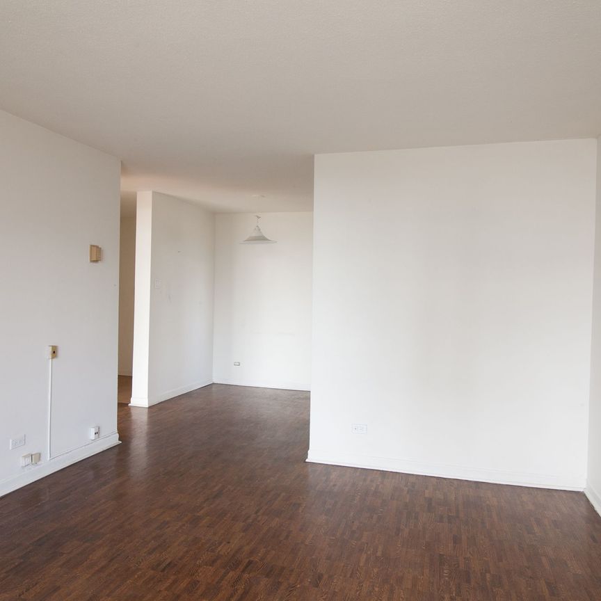 1975 Maisonneuve Blvd West - Photo 1