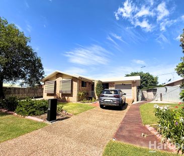 Charming 3 Bedroom Home in Millbank! - Photo 5