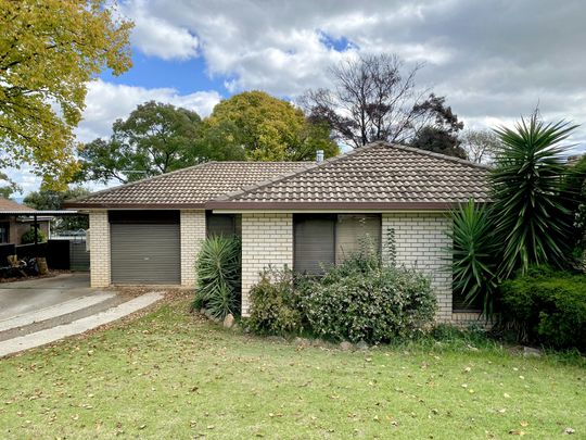 Modern Living in North Cowra - Photo 1