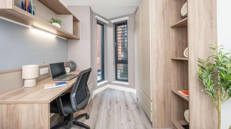 1 bedroom in a flat share to rent - Photo 3
