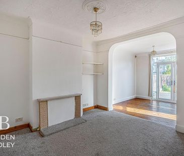 3 bedroom semi-detached house to rent - Photo 4