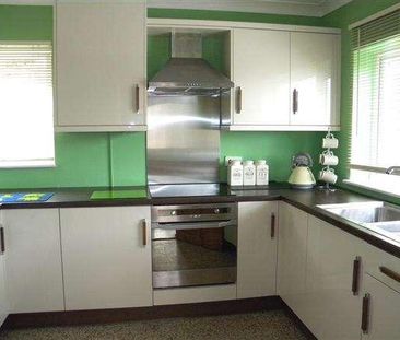 Ruxley Road, Bucknall, Stoke-on-trent, ST2 - Photo 2