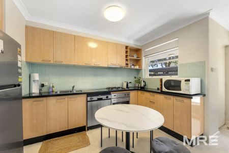 3/2 Yorston Court, Elsternwick - Photo 4