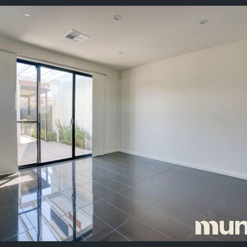 Modern Townhouse - Photo 1