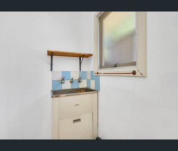 Hi, I'm a Renovated Unit Drenched in Sunlight... - Photo 6