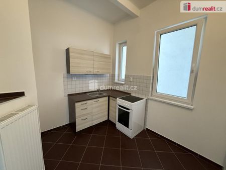 Pronájem bytu 2+1 58 m2 - Fotografie 4