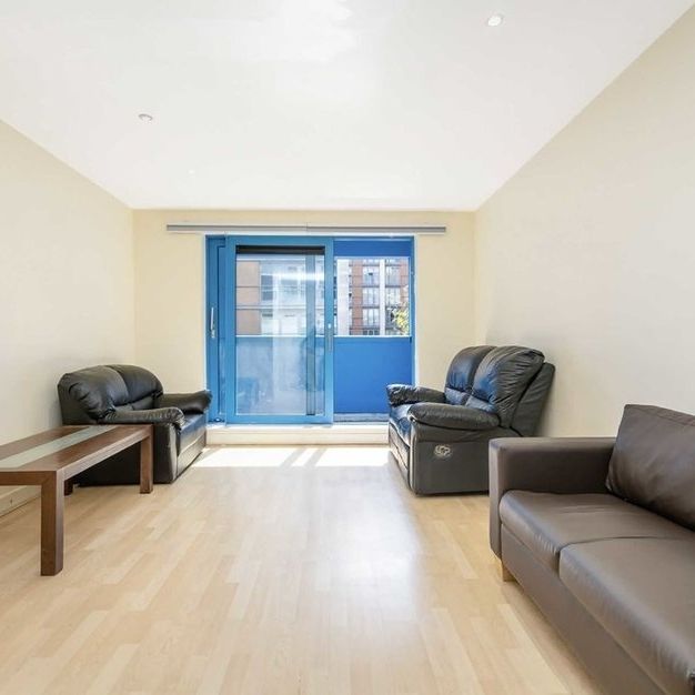 3 Bed Flat, Westgate Apartments, E16 - Photo 1