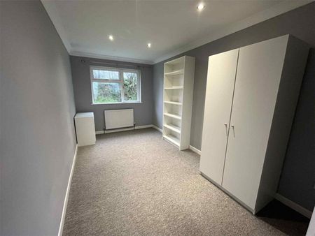 Mullion, Helston, Cornwall, TR12 - Photo 3