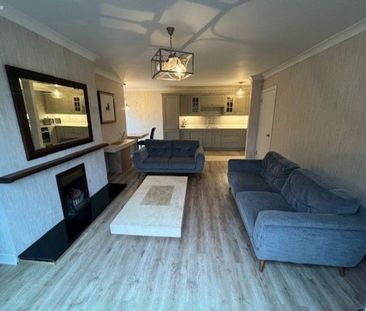 Apartment 32, The Elms, Mount Merrion Avenue, Blackro, Stillorgan, ... - Photo 1