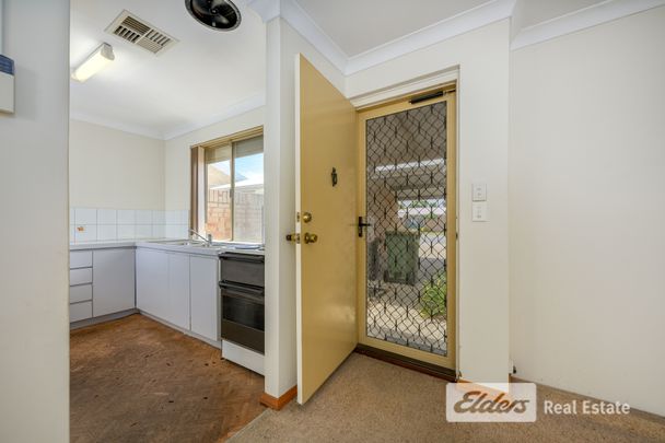 4/8 Ashford Avenue - Photo 1