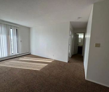 5726 57 Ave — 305 - Photo 1