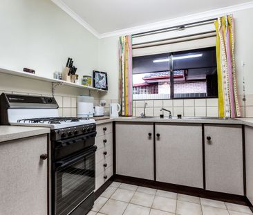 Charming Two-Bedroom Duplex with Private Outdoor Living in the Hear... - Photo 6