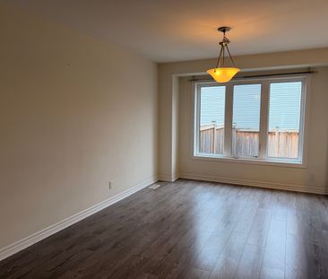 For Lease - 103 Nearco Gate, Oshawa, Ontario - Photo 6