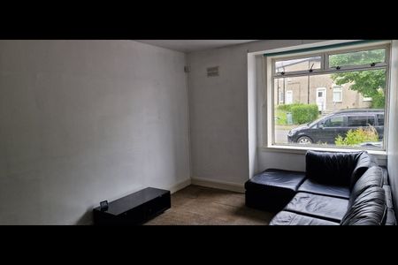 2 Bed Semi-Detached House, Carrick Knowe Road, EH12 - Photo 2