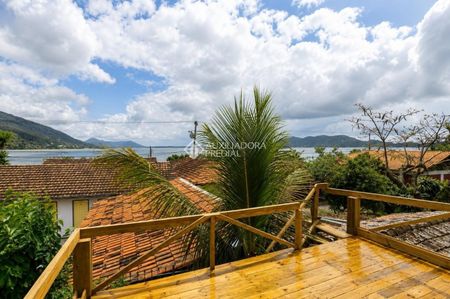 Casa com 6 quartos e 242m² para alugar em Lagoa da Conceição, Florianópolis. - Foto 2