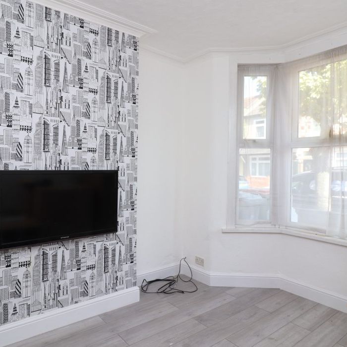 Corporation Street, Stratford, London, E15 - Photo 1