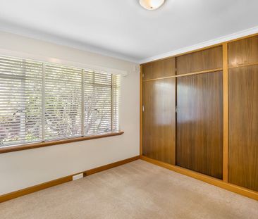 Large Family Home with Stunning Water Views - Photo 4