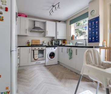 3 Bedroom - Photo 4